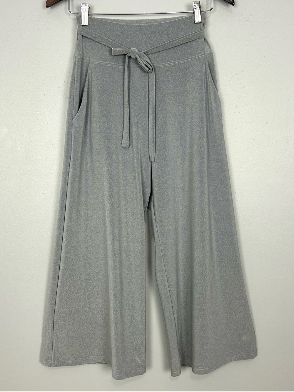Sympli Wide Leg Crop Pants Women’s Size 4 Pull On Stretch Knit Sash Tie Waist